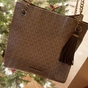 Michael Kors Signature Shoulder Tote